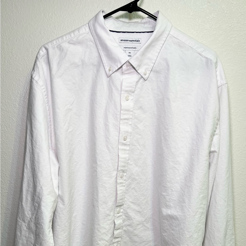 Amazon Essentials Men's Regular-Fit Long-Sleeve Oxford
Shirt